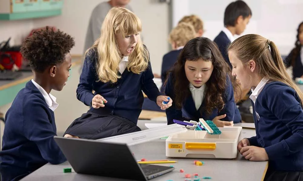 LEGO Education kompiuterių mokslo ir dirbtinio intelekto rinkinys: 4–6 klasės
