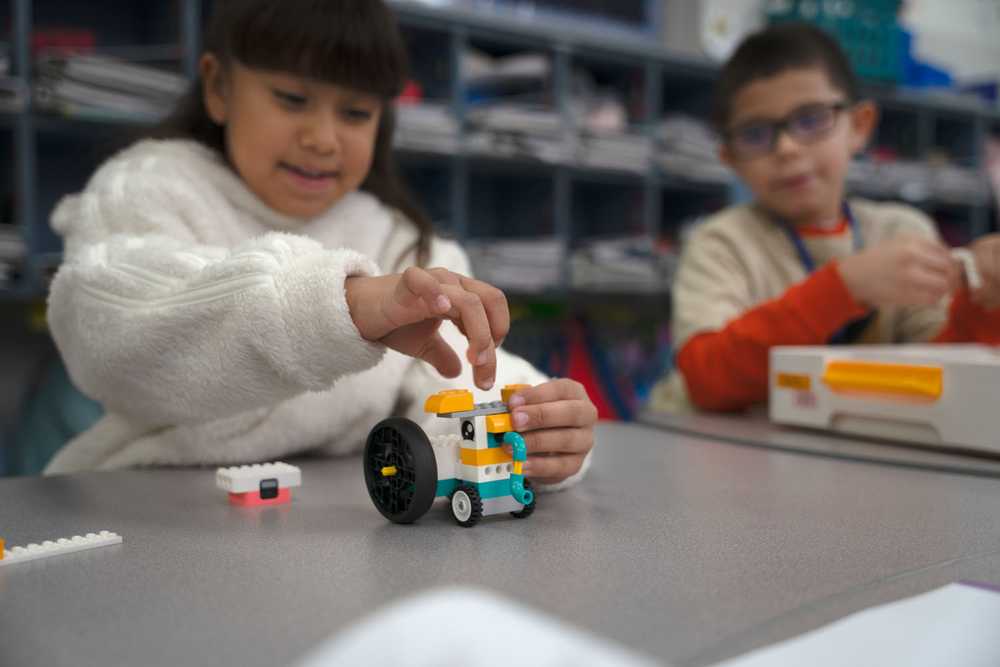 LEGO Education Computer Science & AI rinkinys: 1–3 klasėms