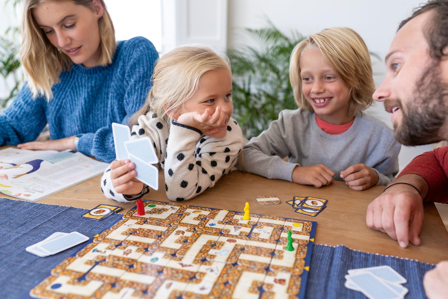 Ravensburger stalo žaidimas labirintas