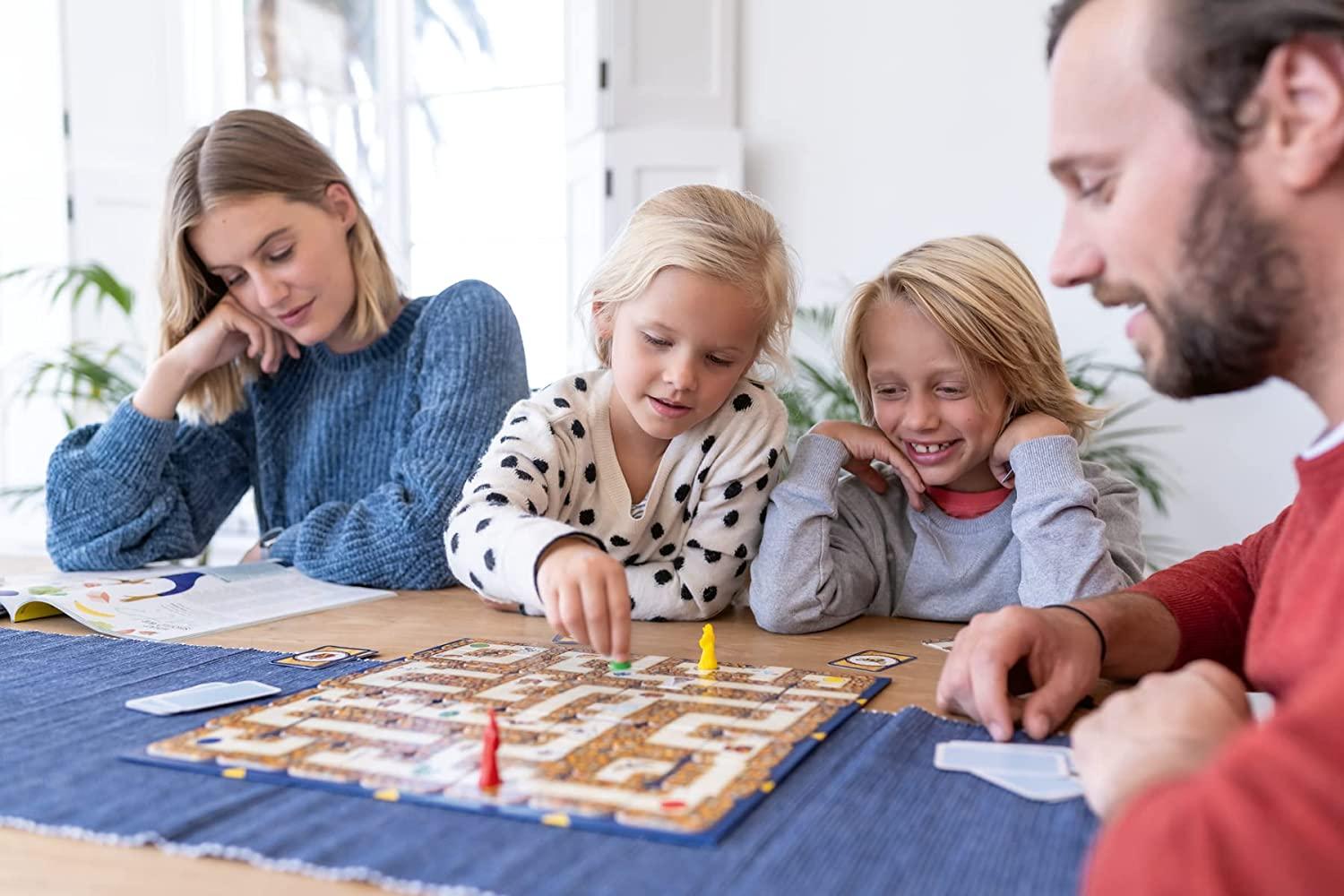Ravensburger stalo žaidimas „Disney 100 Labyrinth“, 2–4 žaid., nuo 7 m.