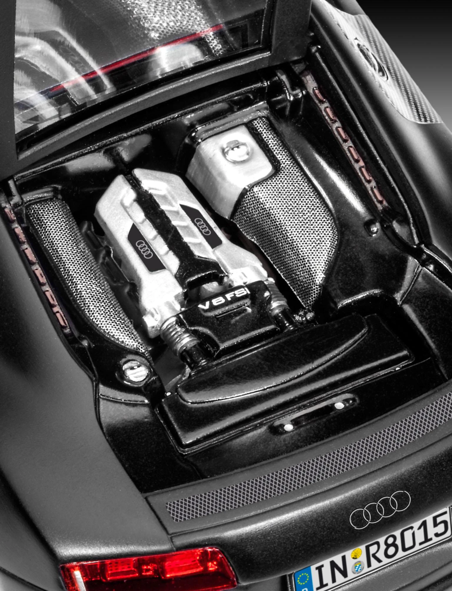 Revell Audi R8 1:24 dovanų rinkinys – plastikinis modelis su dažais ir klijais