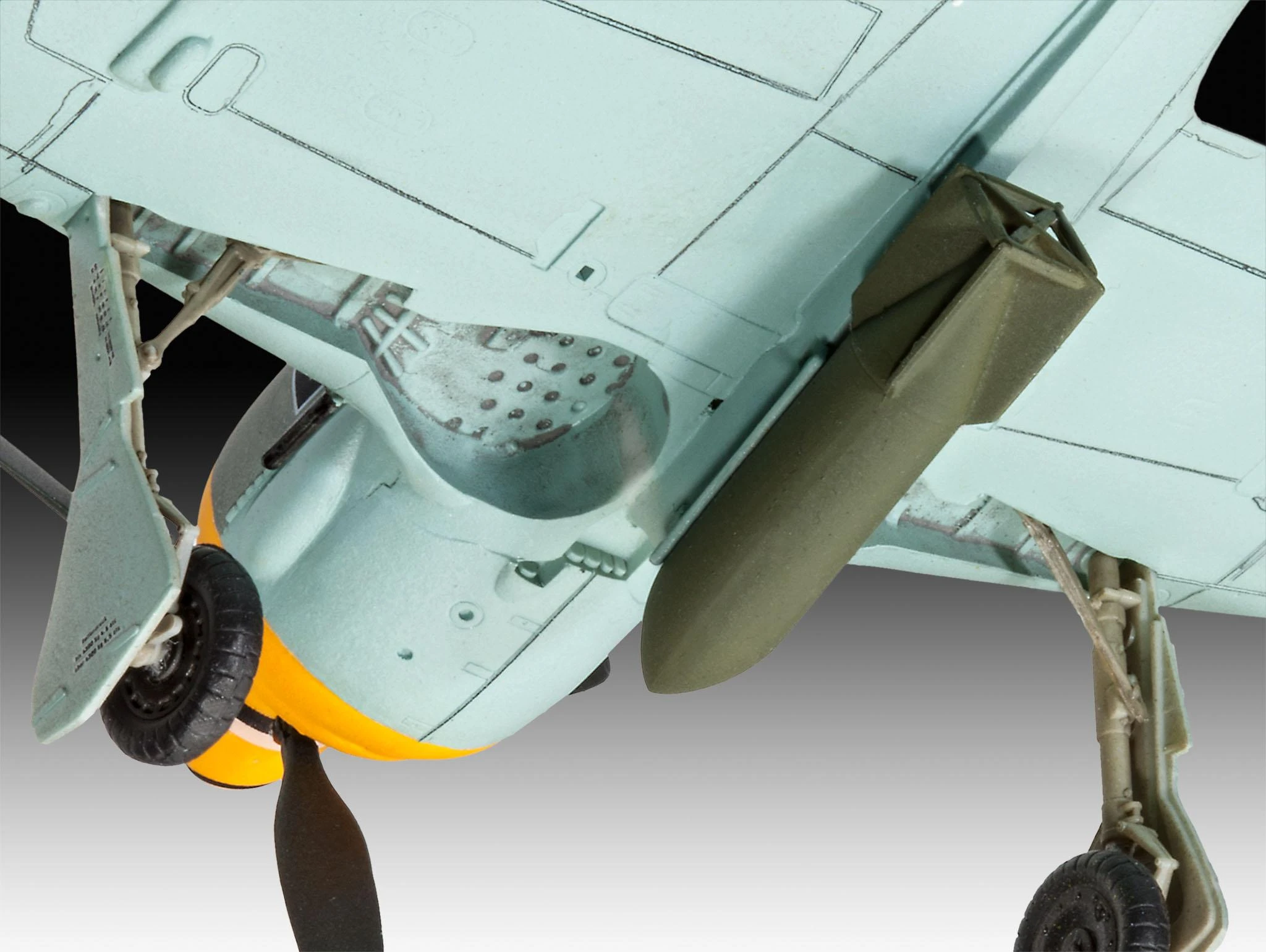 Revell Focke-Wulf Fw 190 F-8 lėktuvo modelio dovanų rinkinys 1:72