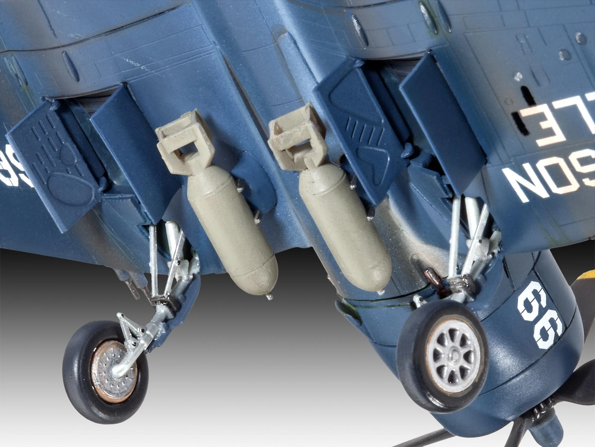 Revell - F4U-4 Corsair dovanų komplektas, 1/72, 63955