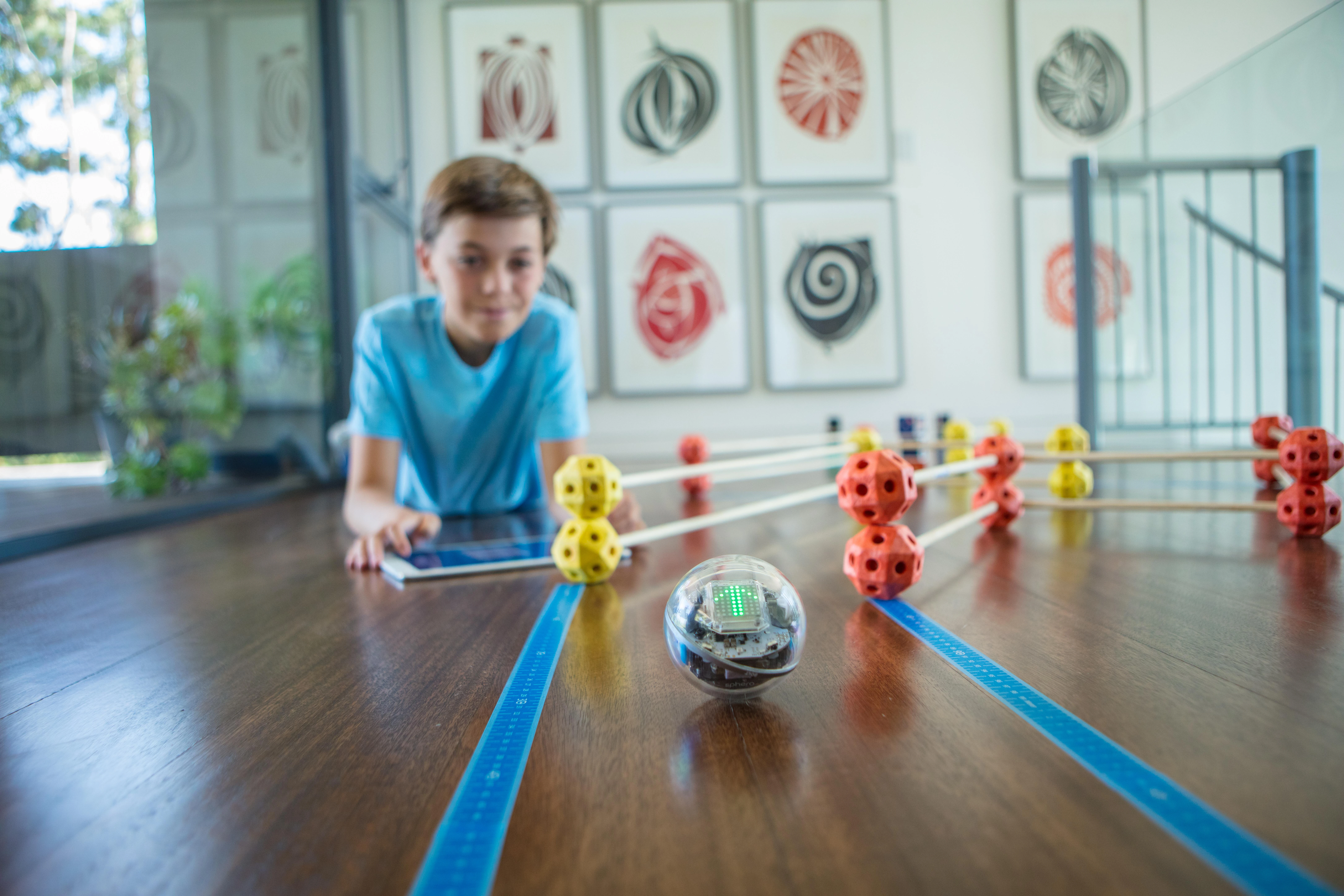 Sphero Smart žaislas Bolt Wi-Fi, Bluetooth, Sphero Bolt - išmanus žaislas išmokti koduoti žaidžiant., iOS ir Android, Baterijos garantija 6 mėn.