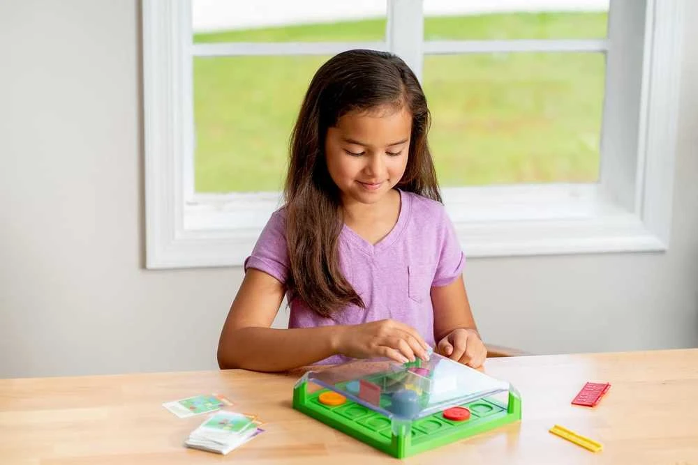 Galvok smagiai „ThinkFun“ karvių plėšikų invazija (LT)
