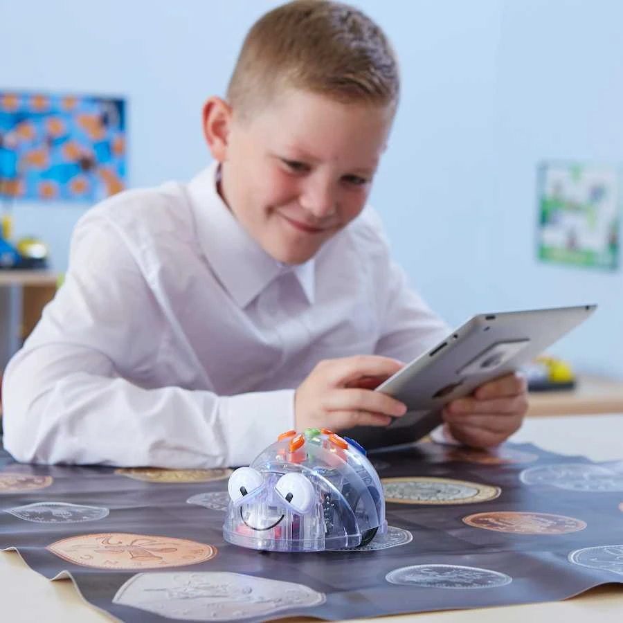 TTS „Bee-Bot“ ir „Mėlyna-Bot“ programuojamų robotų klasės rinkinys