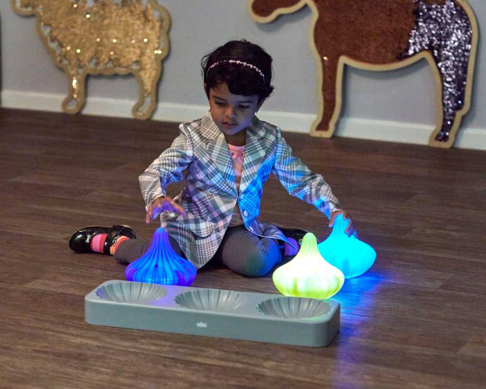 TTS Light Up Twist and Turn spining Tops