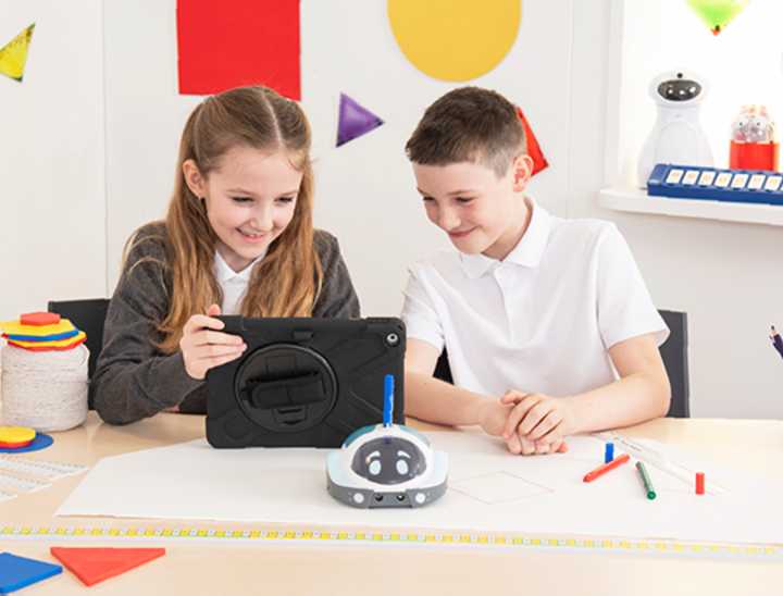 TTS Loti-Bot programmable robot
