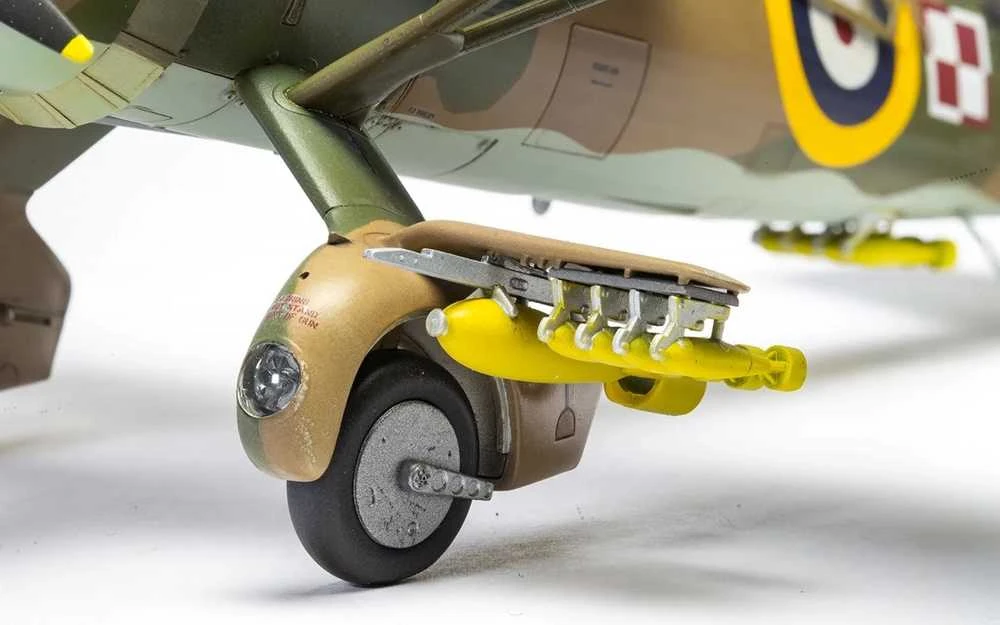 Klijuojamas Modelis Airfix A07116 Westland Lysander Mk.I/Mk.III 1/48