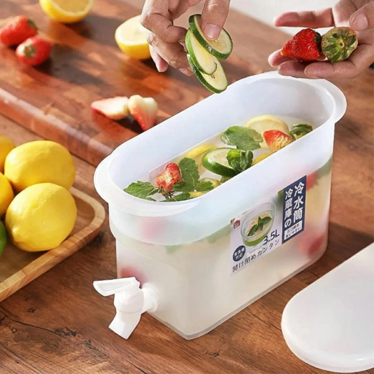Aptel 2,5L gėrimų talpa