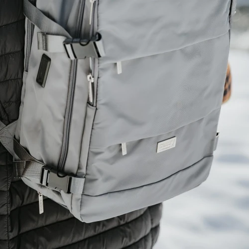 Camry CR 6880 dark pilkas Kuprinė biznesowo-sportowy on-board free size 40x20x30 cm, 24l, 3 komory, 11 kieszeni, laptop 17