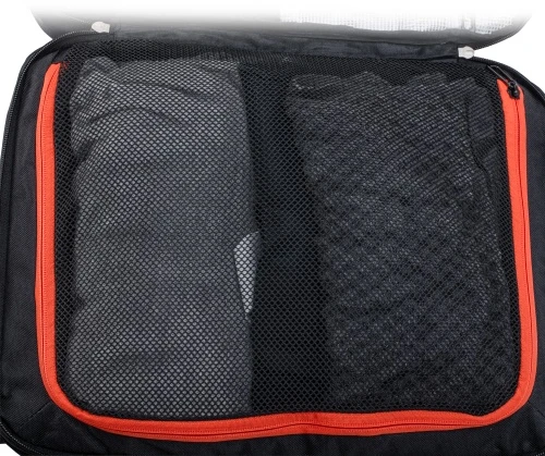 Camry CR 6881 juoda Kuprinė verslo-sportinė on-board, laisvo dydžio 40x20x30 cm, 24 l, 3 skyriai, 13 kišenių, nešiojamam kompiuteriui 15,6 col.
