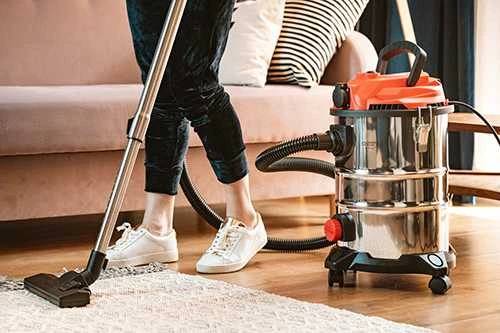 Adler Camry | Profesionalus pramoninis dulkių siurblys | CR 7045 | Supakuotas | Šlapias siurbimas | Galia 3400 W | Dulkių talpa 25 L | Raudona/Sidabrinis