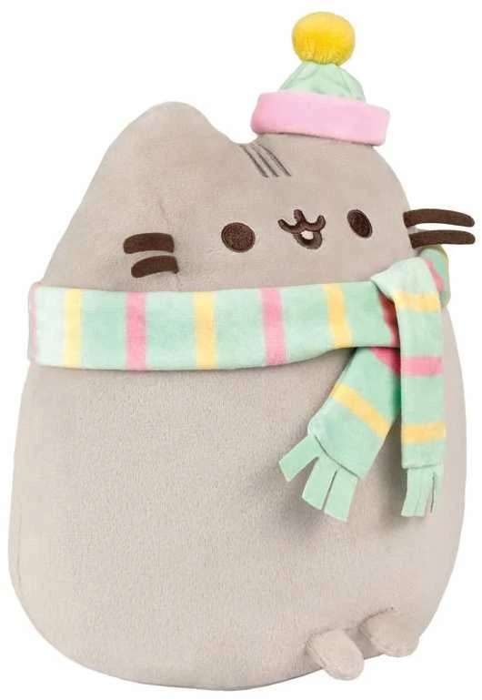 Pusheen - Pliušinis talismanas su šaliku ir kepure 24 cm