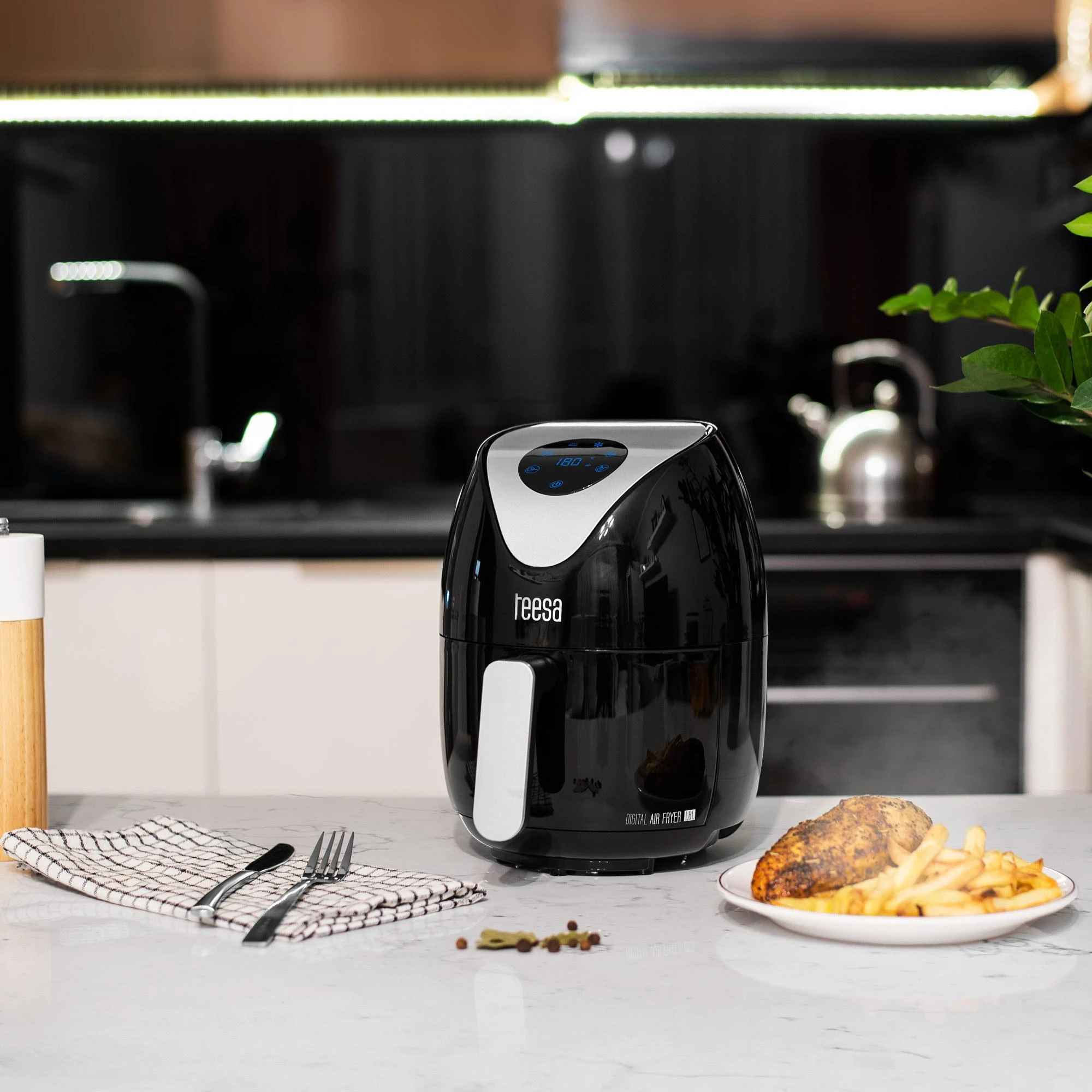 Kruger & Matz TEESA DIGITAL AIR FRYER 1.8l oro gruzdintuvė