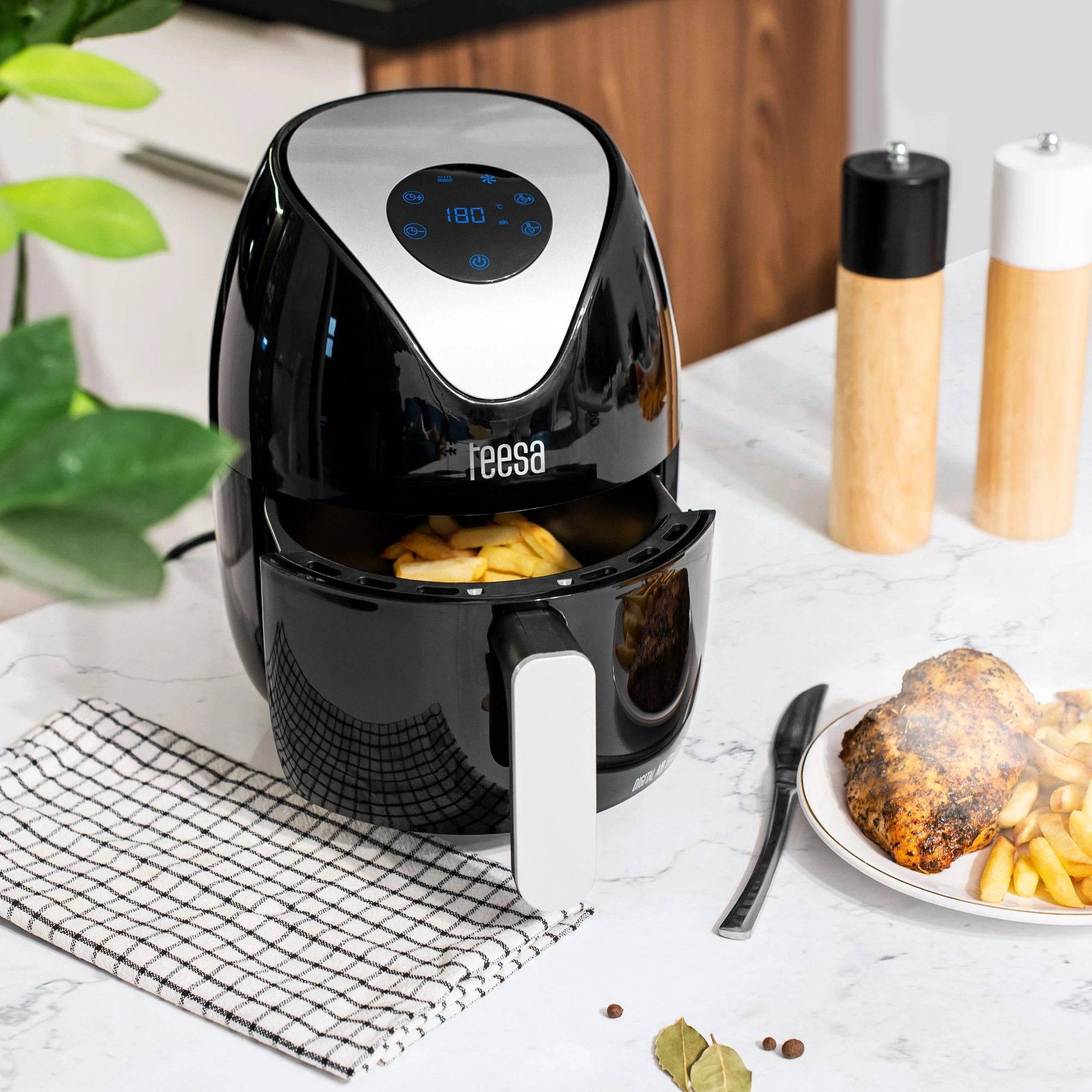 Kruger & Matz TEESA DIGITAL AIR FRYER 1.8l oro gruzdintuvė