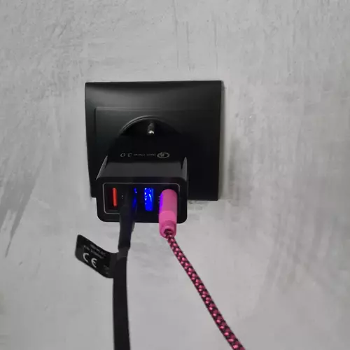 4x USB 3.0 Izoxis 19165 sieninis įkroviklis