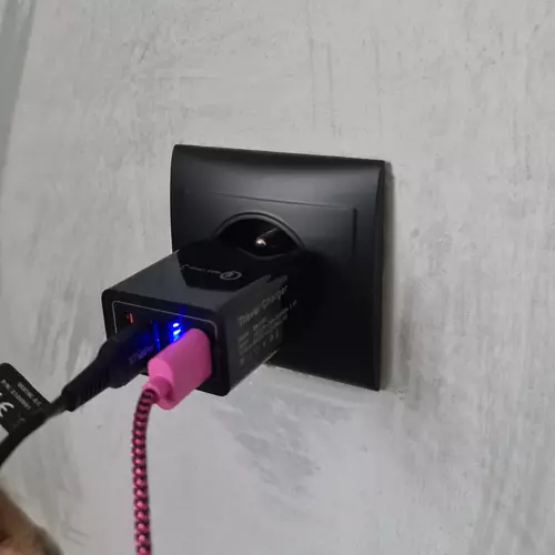 4x USB 3.0 Izoxis 19165 sieninis įkroviklis