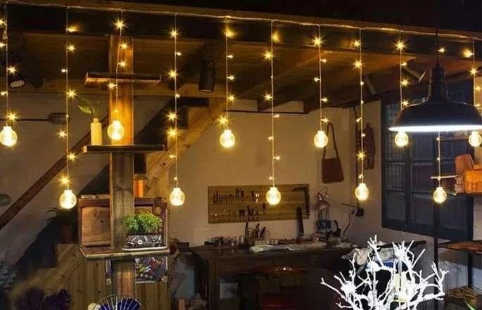 Iso Trade Nuotoliniu būdu valdoma LED lempučių girlianda - užuolaida (108 LED, šiltai balta)