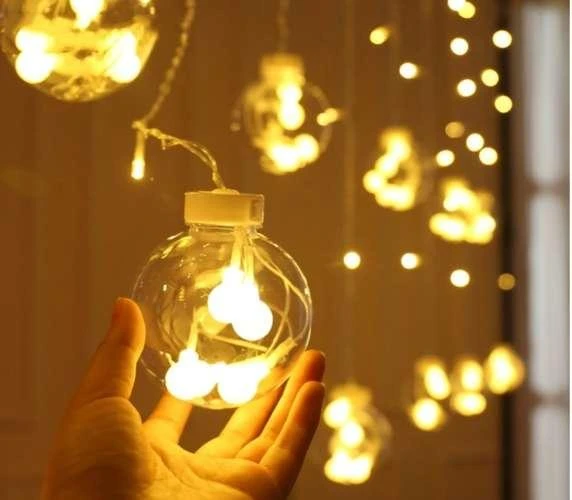 Iso Trade Nuotoliniu būdu valdoma LED lempučių girlianda - užuolaida (108 LED, šiltai balta)
