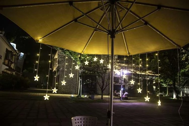 Iso Trade 136LED USB girlianda užuolaida žvaigždės šiltai balta