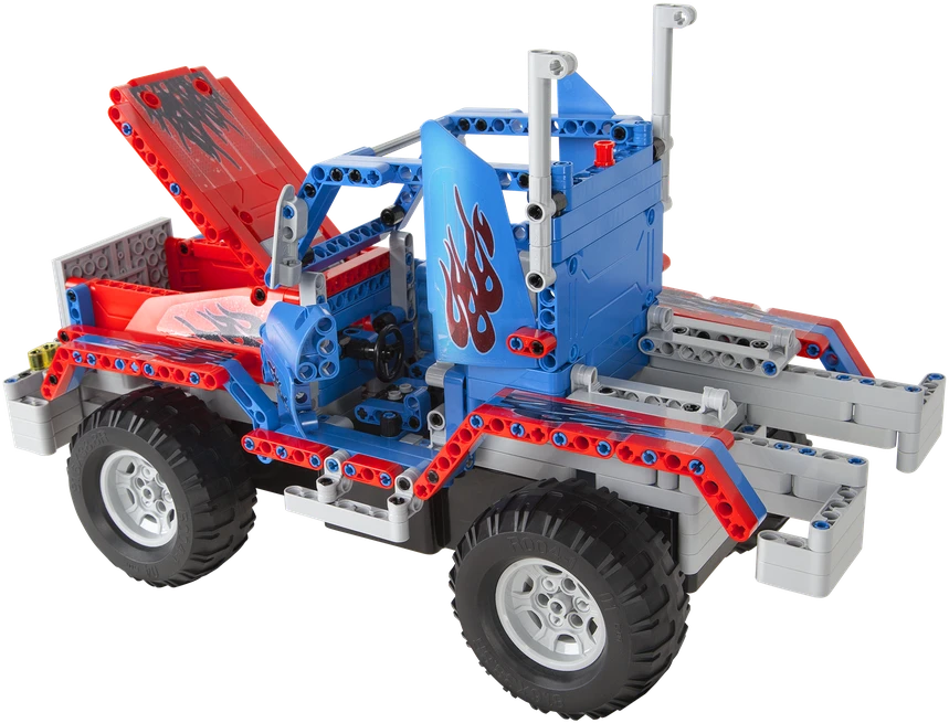 Konstruojamas nuotoliniu būdu valdomas automobilis iš BLOCKS TRUCK by QUER blokelių