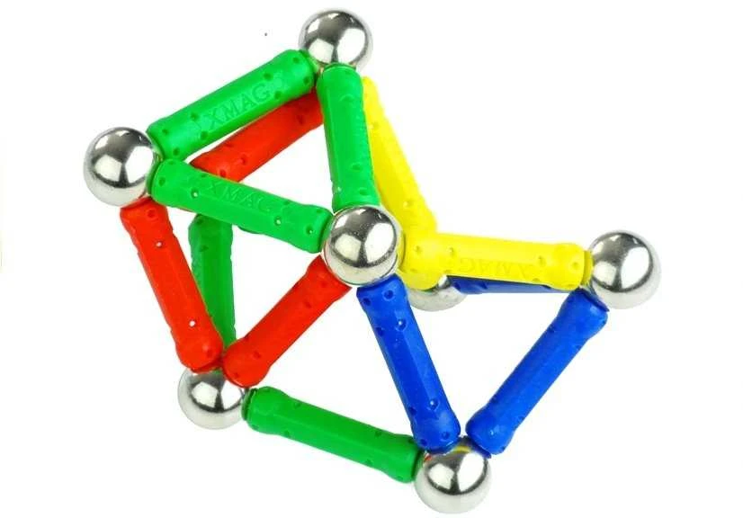 Lean Toys Magnastix magnetinių kaladėlių rinkinys 560 + lenta