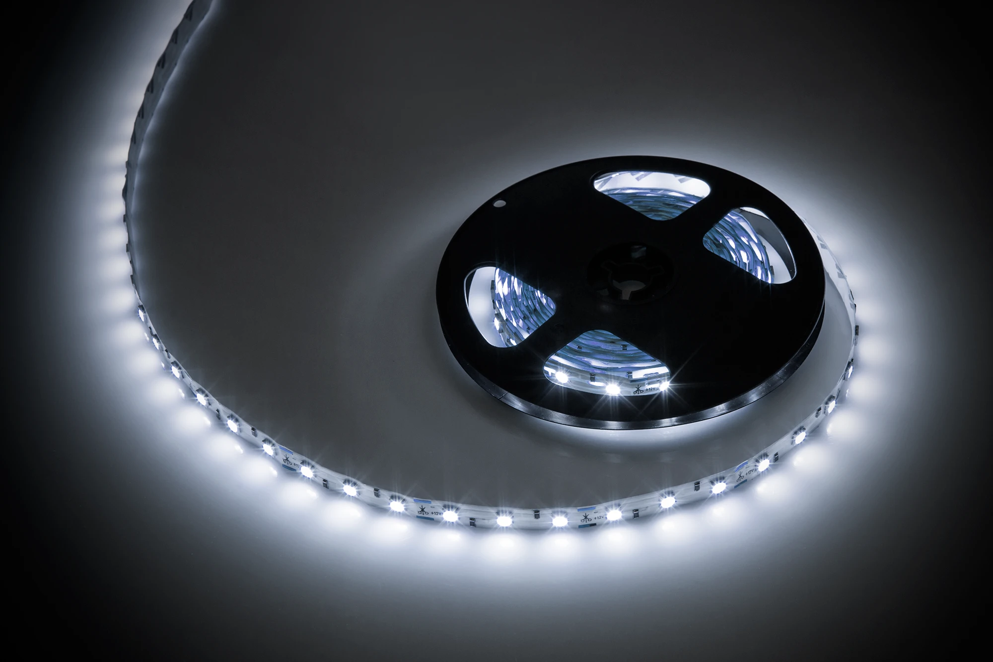 Rebel LED juosta 5m (300x5050) šaltai baltas 12V