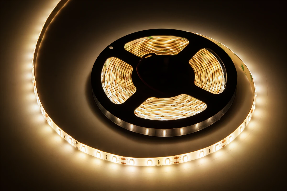Rebel LED juosta 5m šiltai balta (300x5630) 12V