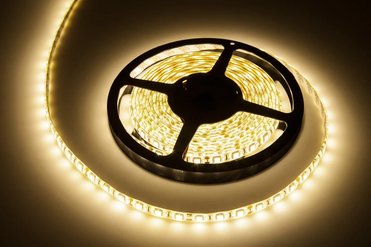 LED juosta 5m Rebel šiltai balta (300x5050 SMD) 12V