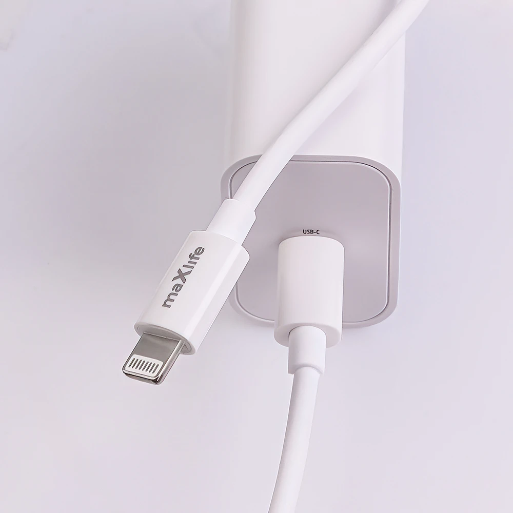 Maxlife MXTC-06-20C PD QC įkroviklis 1x USB-C 20W baltos spalvos + USB-C - Lightning kabelis 20W