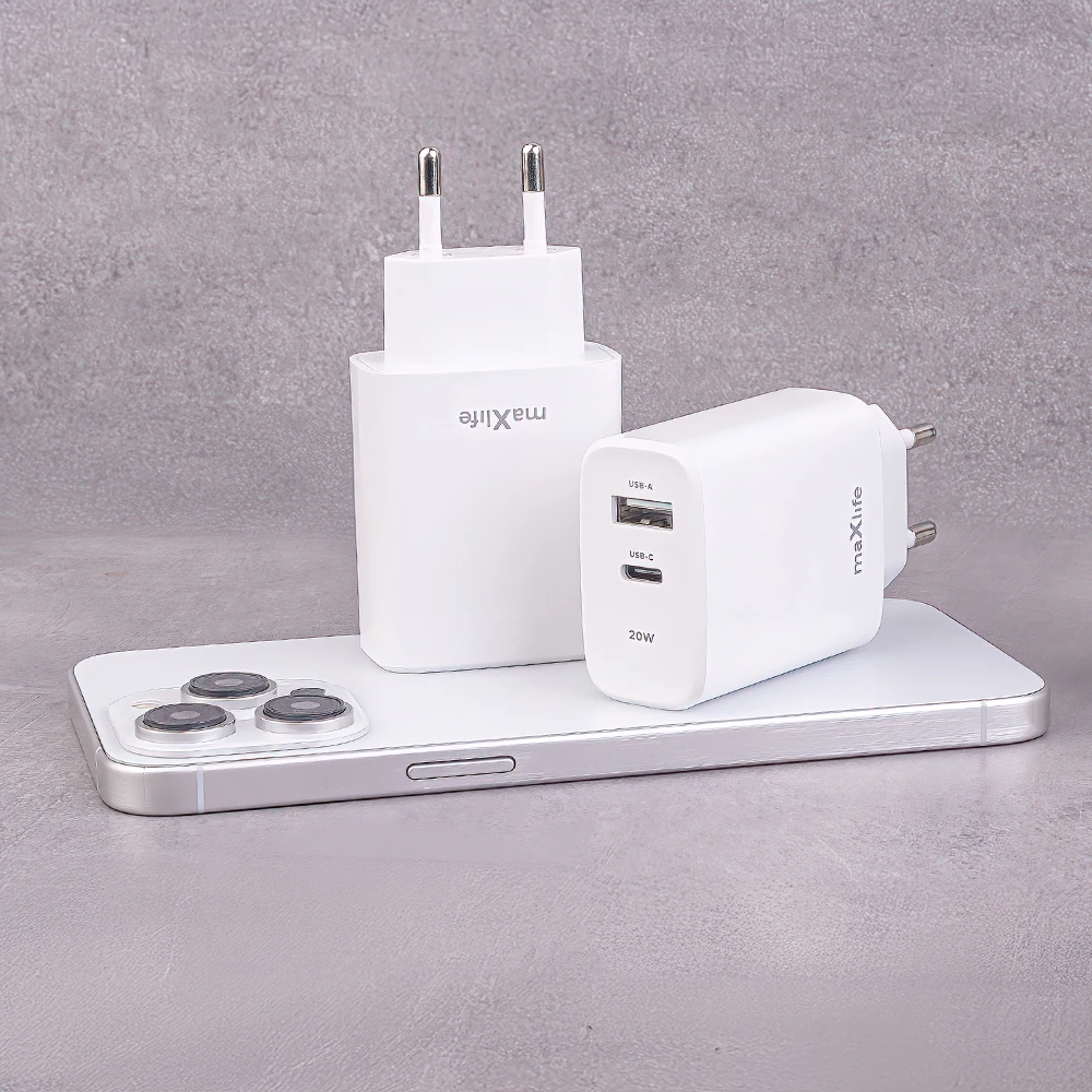 Maxlife MXTC-10-20AC PD QC įkroviklis 1x USB-C 1x USB 20W baltas