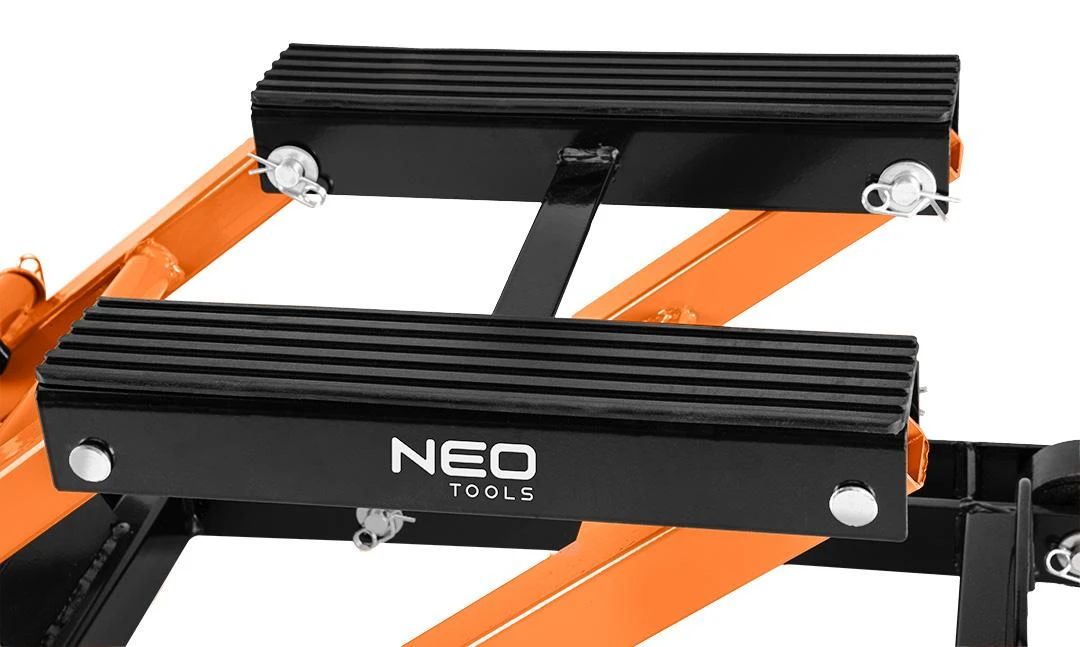 Neo Tools Mobilus hidraulinis kėliklis keturračiams ir motociklams. Keliamoji galia 680 kg