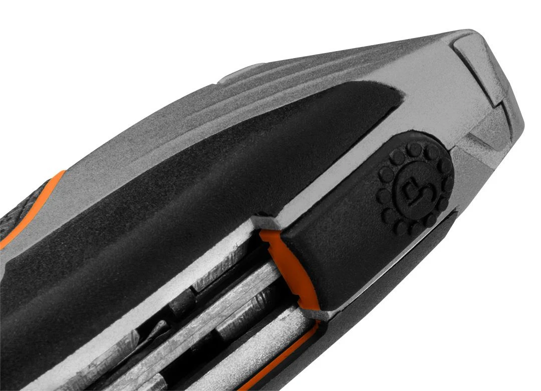 Nóż Peilis su trapecijos formos ir kablio formos ašmenimis, metalinis korpusas, 6 ašmenys