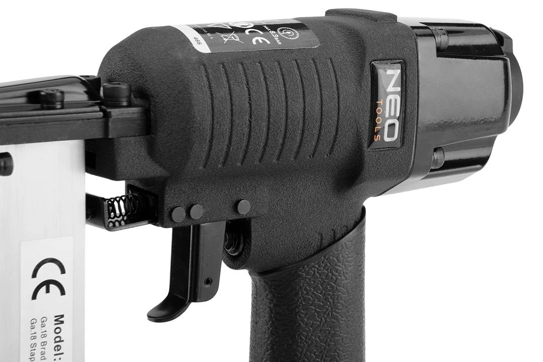 Pneumatinis kabiamušis NEO 90 tipo kabėms (10-40 mm) ir vinims (10-50 mm)