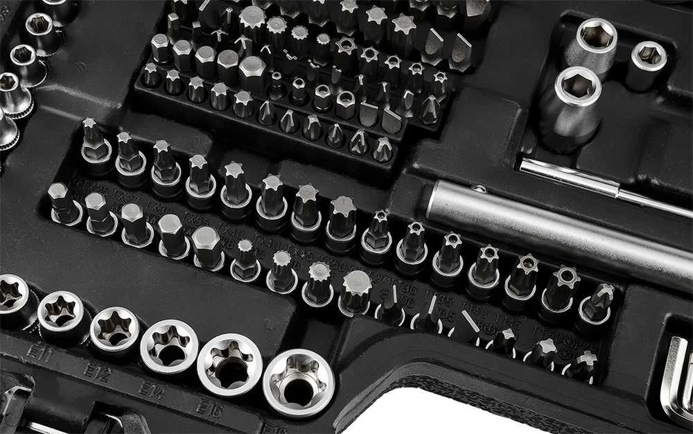 Neo 220 dalių raktų rinkinys 1/2", 3/8", 1/4"
