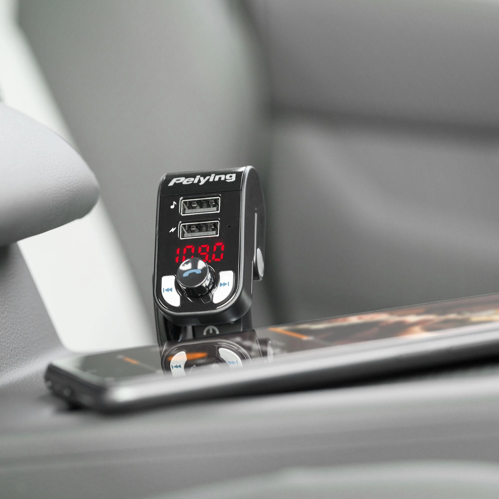 Peiying Automobilinis FM moduliatorius su Bluetooth