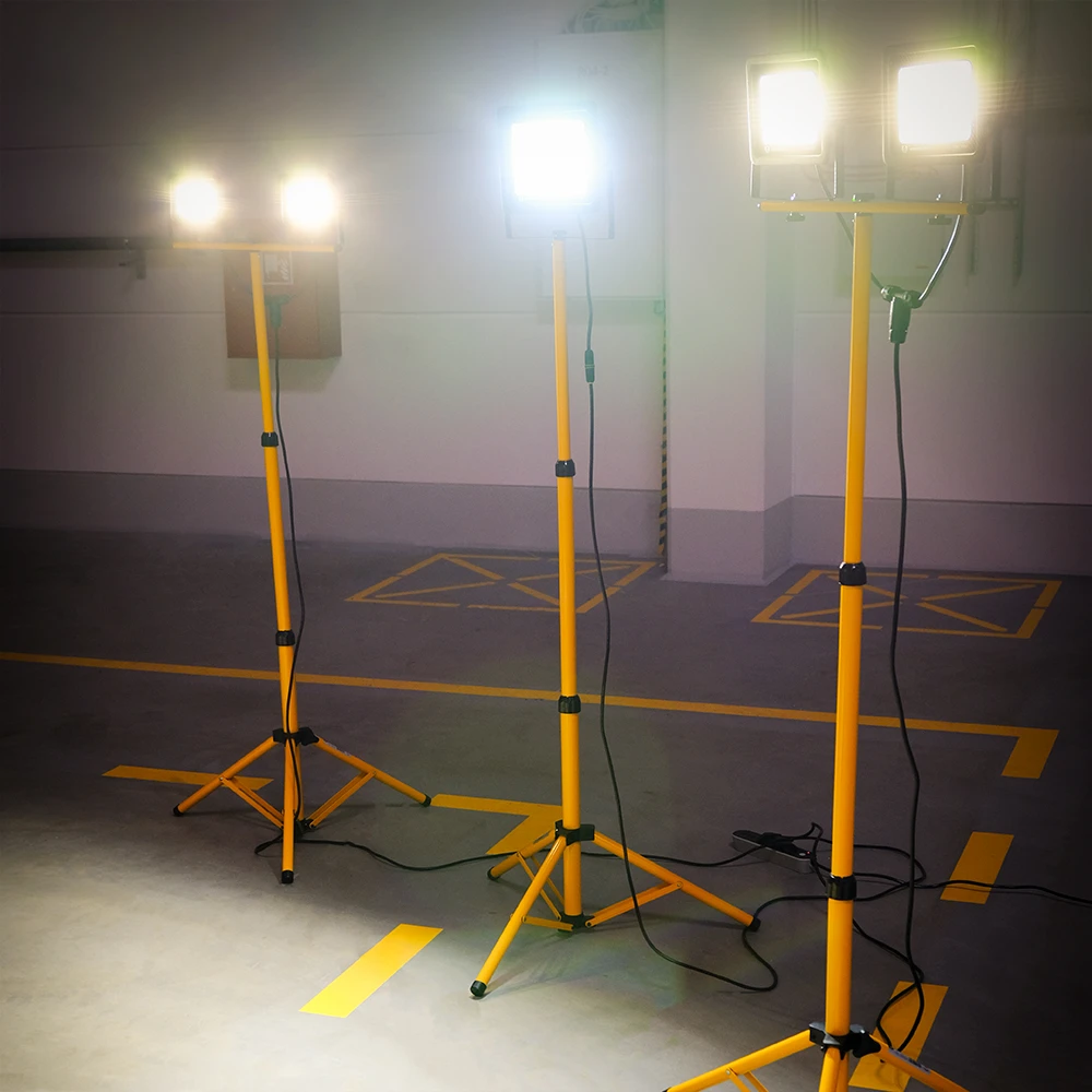 TelForceone Darbinis žibintas LED 1x100W 4500K su trikoju"Forever" šviesiai