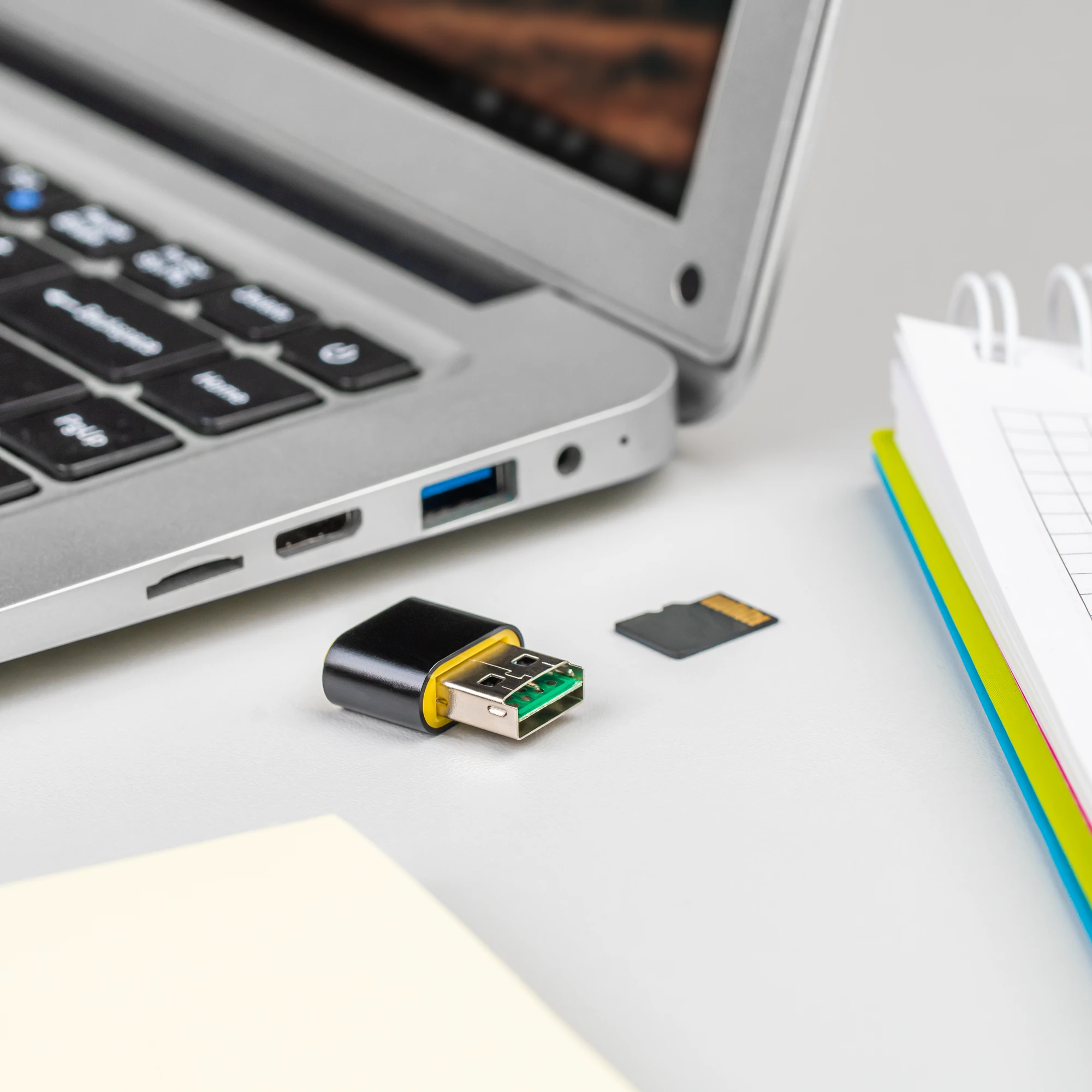 Atminties kortelė Micro SD kortelių skaitytuvas r60 REBEL mini