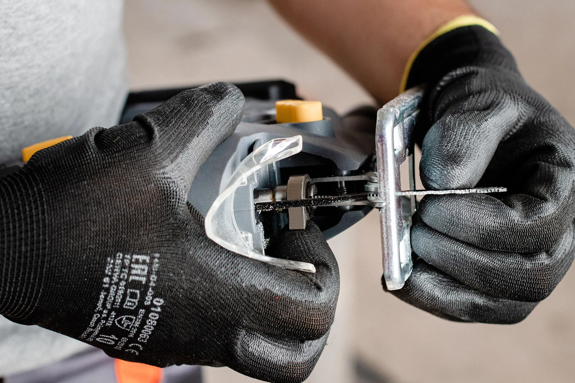 Rebel Tools akumuliatorinis siaurapjūklis RB-1031, 20V; 2 Ah