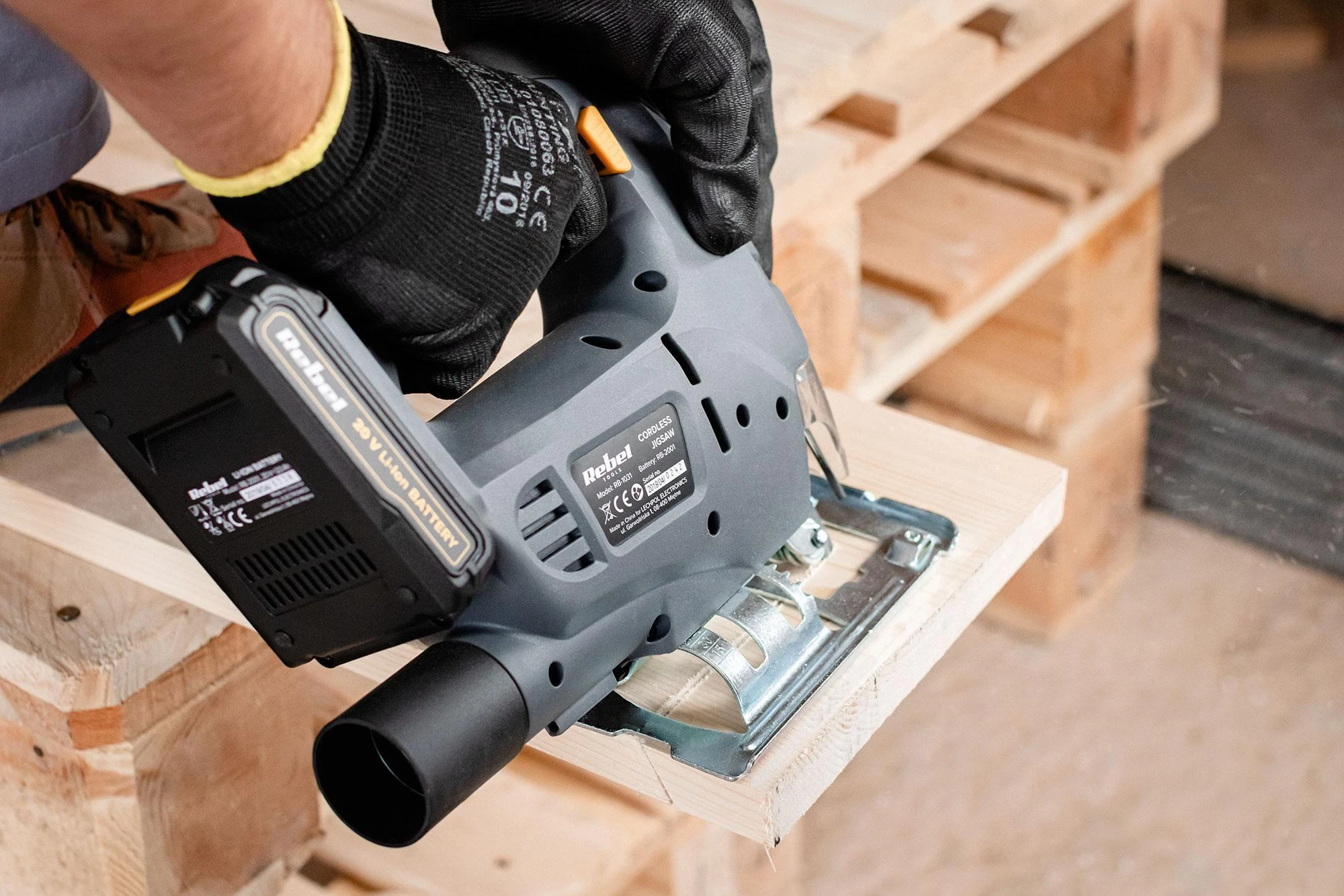 Rebel Tools akumuliatorinis siaurapjūklis RB-1031, 20V; 2 Ah