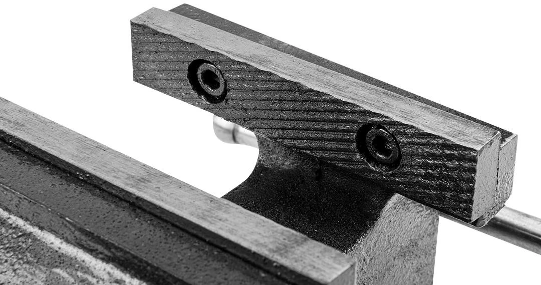 Spaustuvas su priekalu Topex, 150mm 07A215