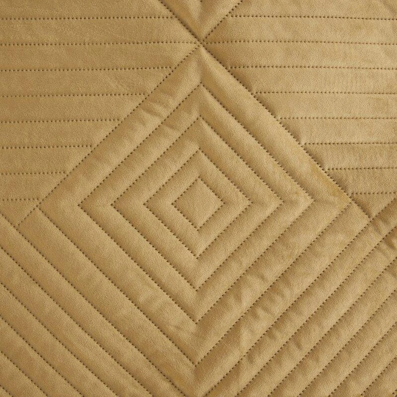 Eurofirany SOFIA/2 Minkšto ir matinio aksomo lovatiesė, dygsniuota karšto spaudimo būdu (hot press), su geometriniu raštu, 220X240 cm, spalva: medaus