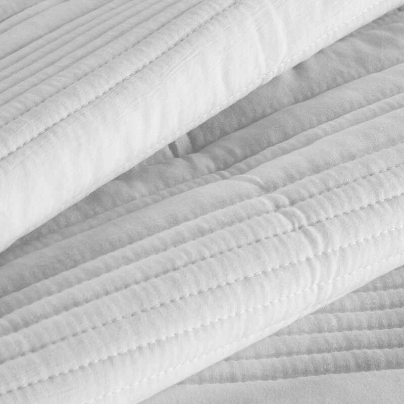 Eurofirany Baltas dekoratyvinis pledas 170x210 cm, dygsniuota lovatiesė, poliesterio miegamojo užtiesalas, minkštas lovos pledas, modernaus stiliaus lovos užvalkalas Lovatiesė