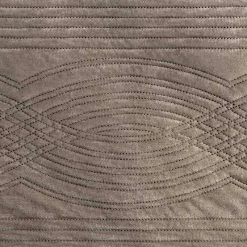 Eurofirany Aksominis geometrinio rašto užtiesalas, 220x240 cm, dekoratyvinė lovatiesė dvigulei lovai, modernus namų dekoras, minkštas pledas Lovatiesė