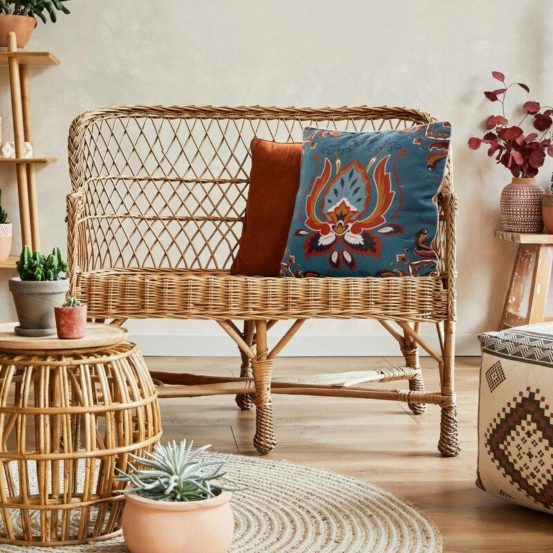Turkio spalvos dekoratyvinė pagalvėlė su ornamentais 45x45