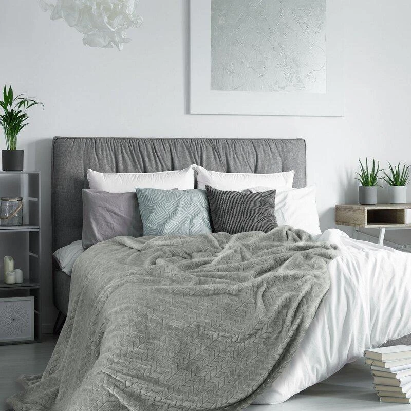 Eurofirany DESIGN 91 CINDY Minkštas ir švelnus pledas su įspaustu raštu, 170X210 cm, spalva: plieno