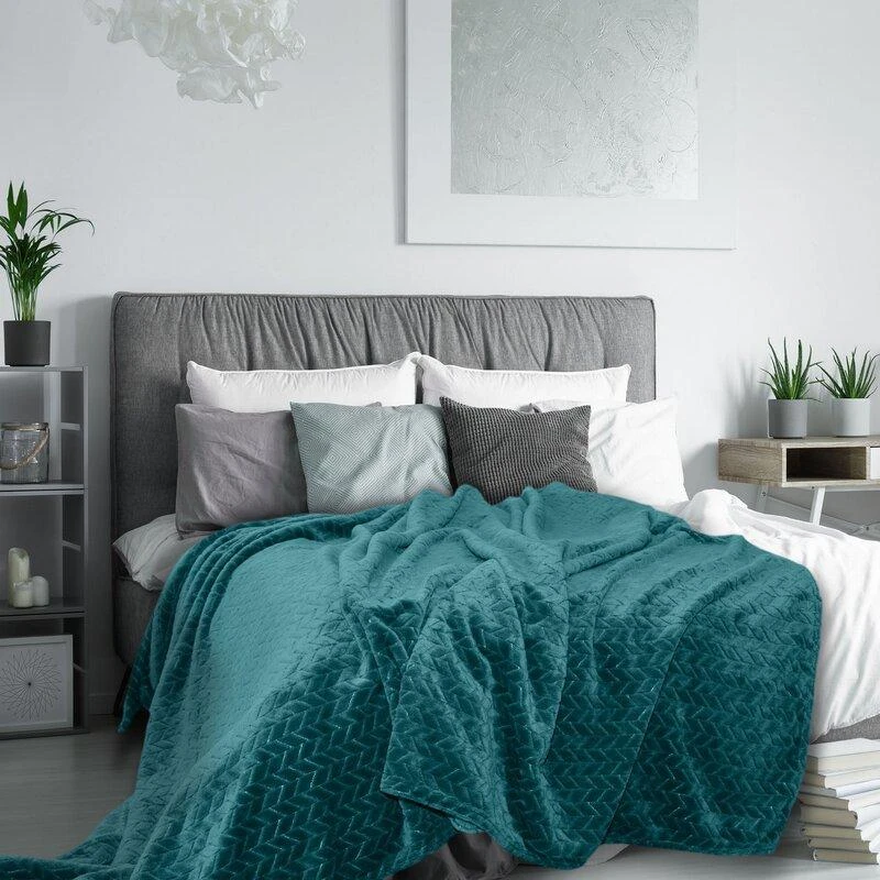 Eurofirany DESIGN 91 Minkštas ir švelnus pledas CINDY su įspaustu raštu, 220X200 cm, spalva: tamsi turkio