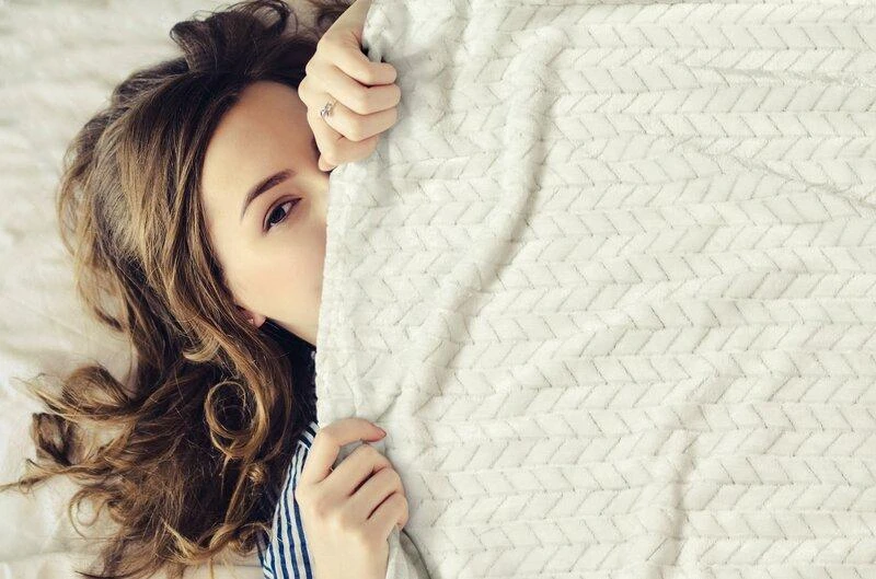 Eurofirany DESIGN 91 Minkštas ir švelnus pledas CINDY su įspaustu raštu, 220X200 cm, spalva: tamsi turkio