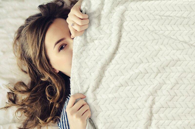 Eurofirany DESIGN 91 Minkštas ir švelnus pledas CINDY su įspaustu raštu, 220X200 cm, spalva: plieno